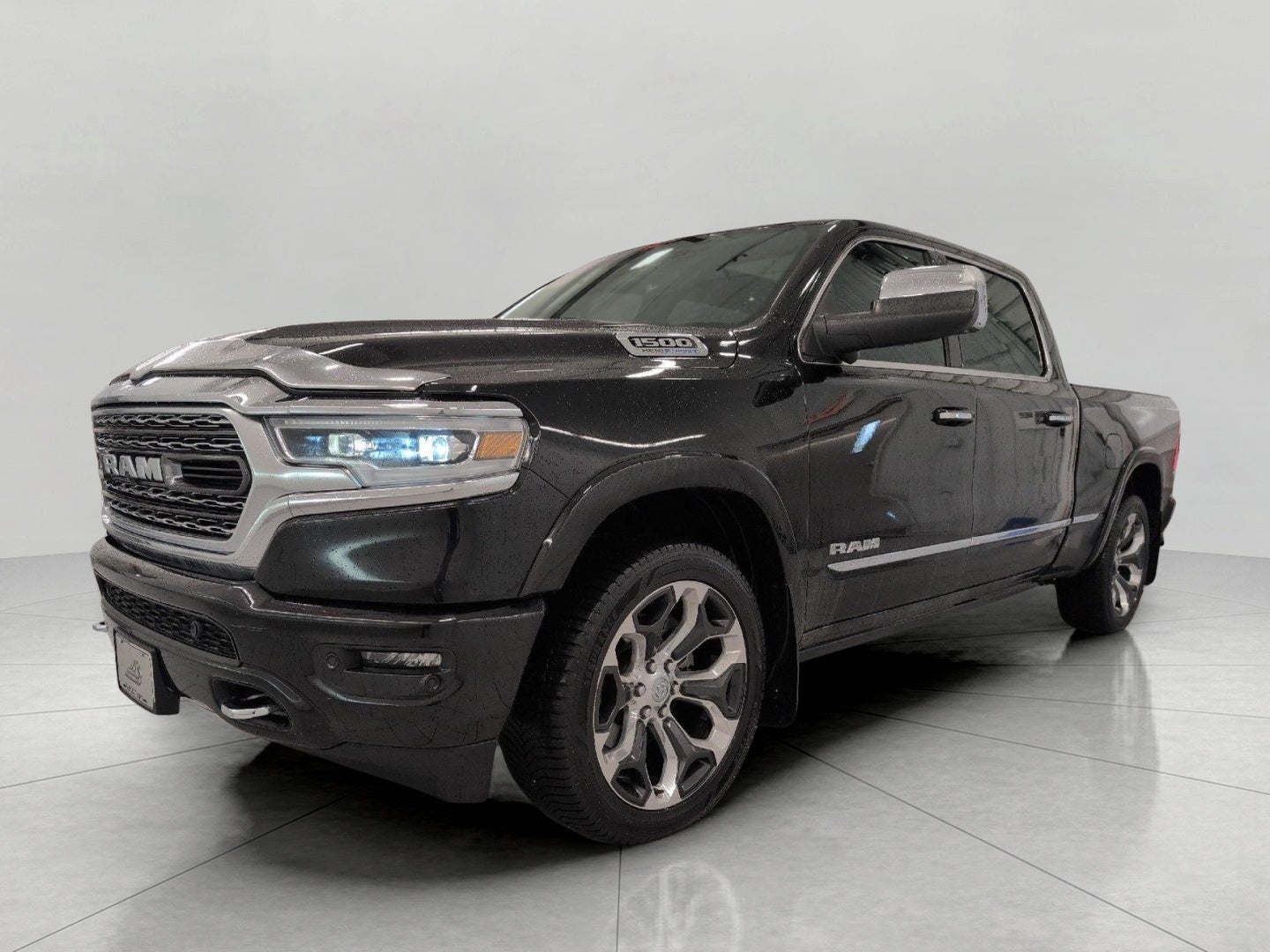 2021 RAM 1500 Limited 4x4 Crew Cab 6'4 Box
