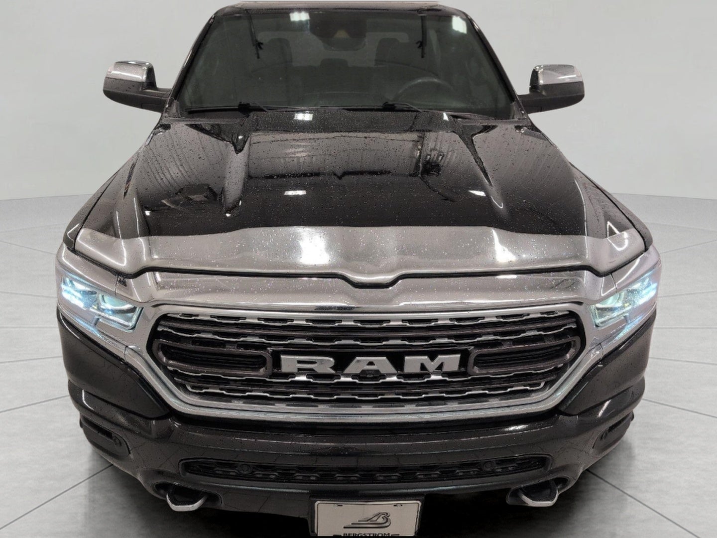 2021 RAM 1500 Limited 4x4 Crew Cab 6'4 Box