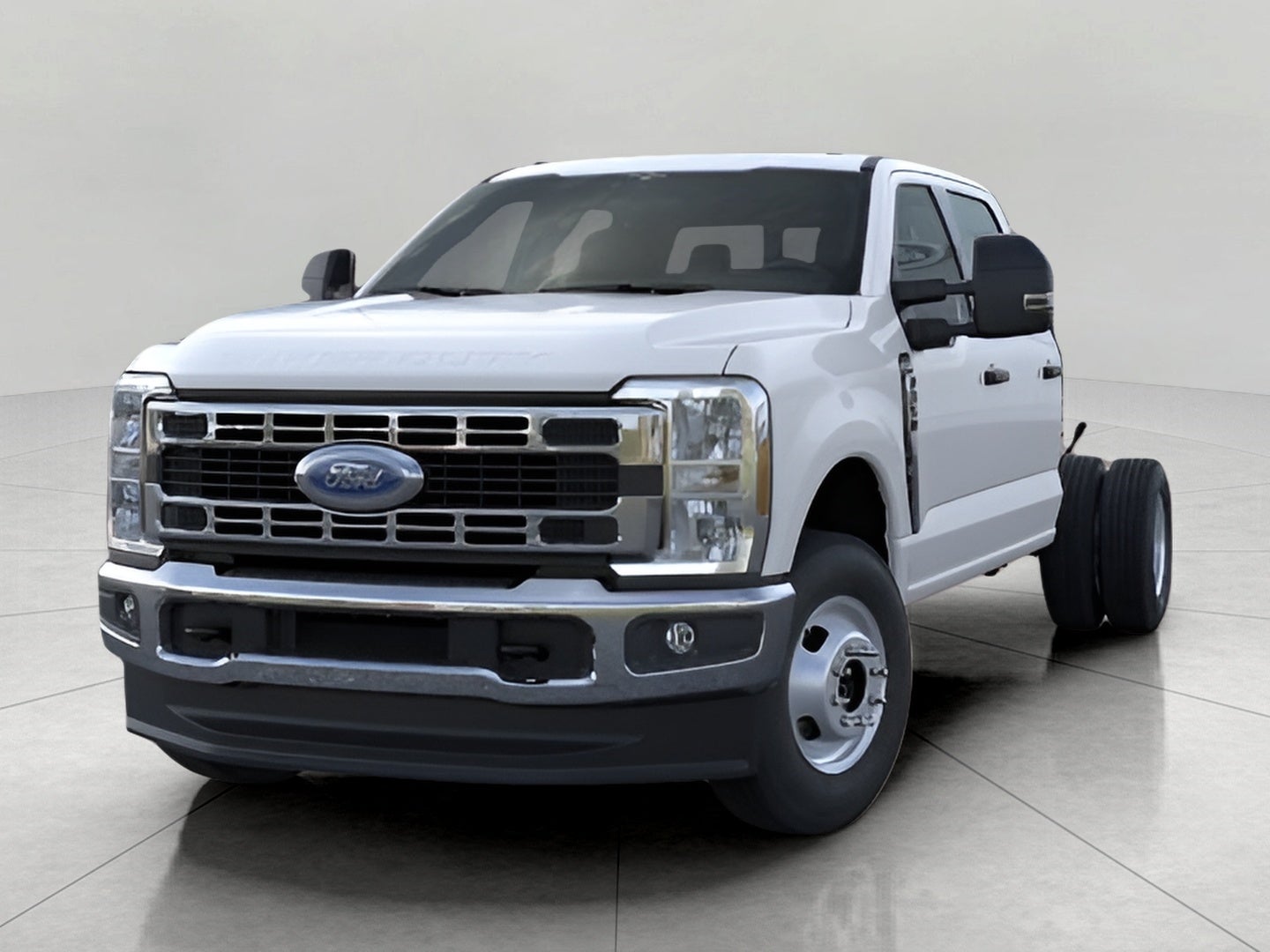 2026 Ford Super Duty F-350 DRW XL 4WD Crew Cab 179 WB 60 CA