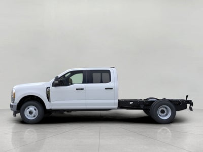 2026 Ford Super Duty F-350 DRW XL 4WD Crew Cab 179 WB 60 CA