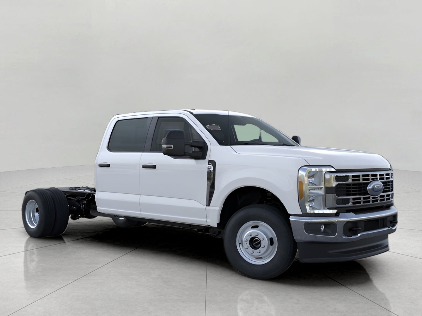 2026 Ford Super Duty F-350 DRW XL 4WD Crew Cab 179 WB 60 CA