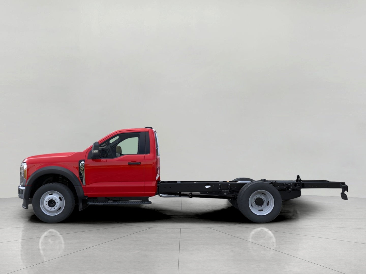 2026 Ford SUPER DUTY F-550 DRW STANDARD CAB