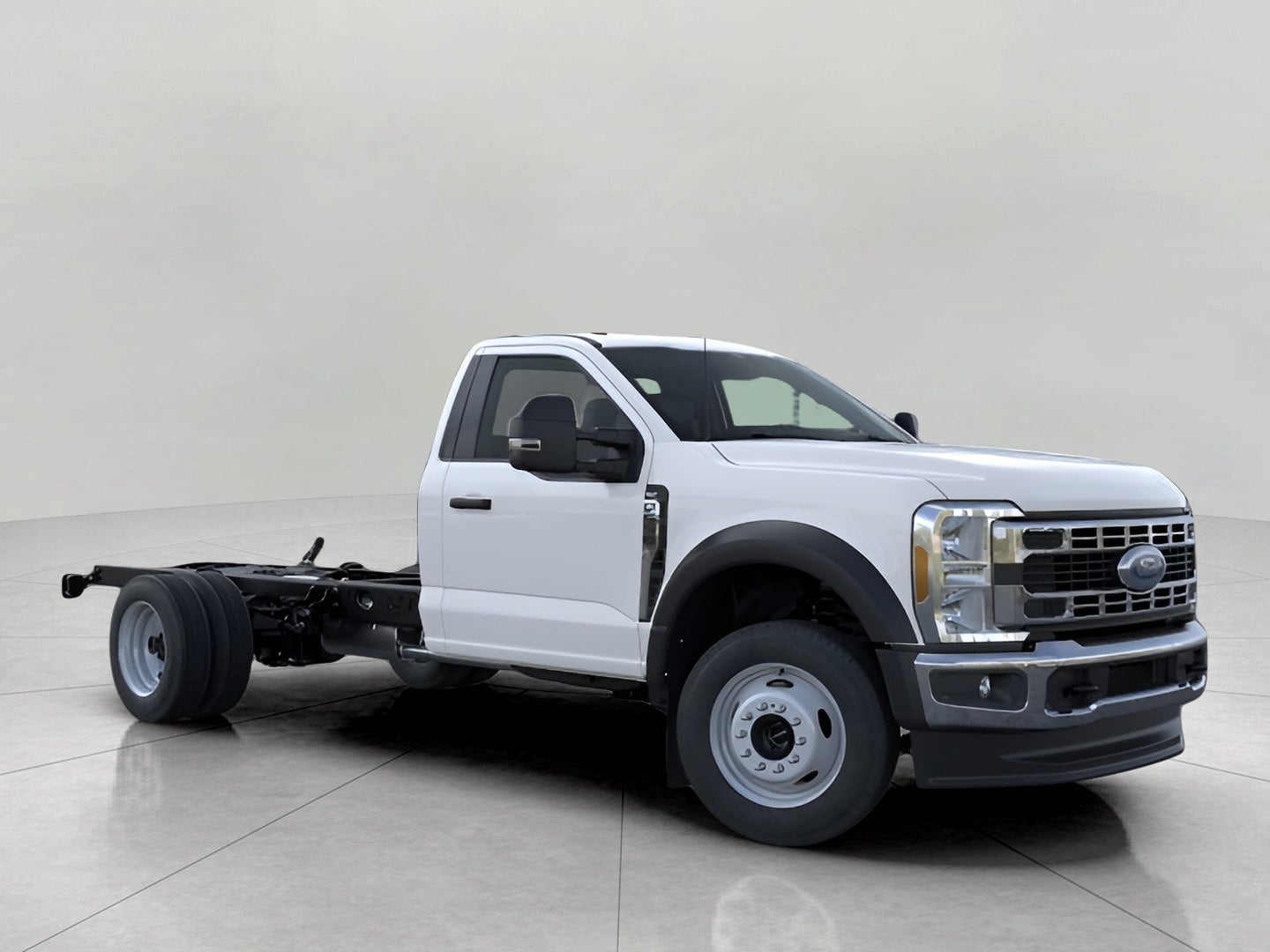 2026 Ford Super Duty F-550 DRW XLT 4WD Reg Cab 145 WB 60 CA