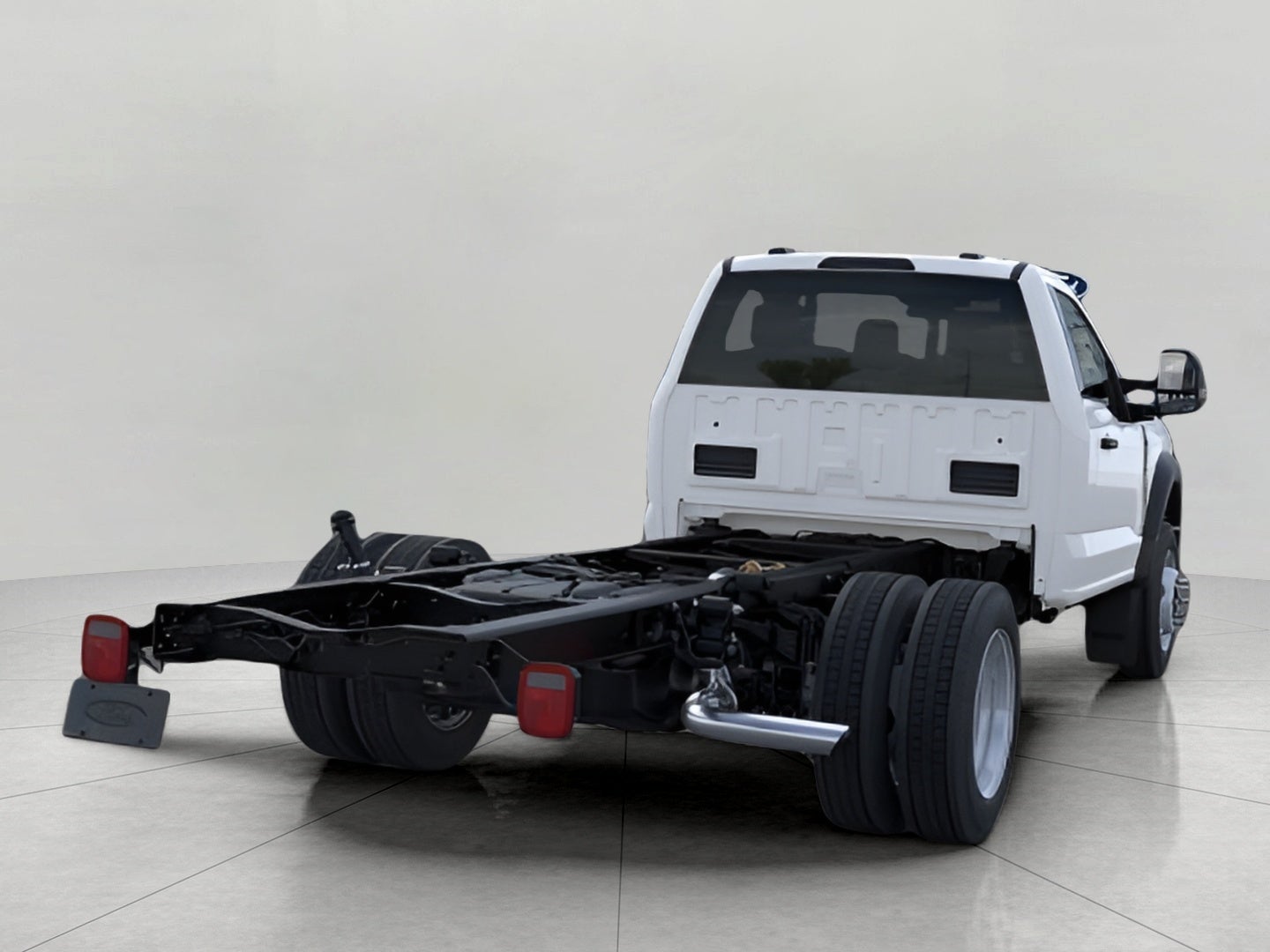 2026 Ford Super Duty F-550 DRW XLT 4WD Reg Cab 145 WB 60 CA