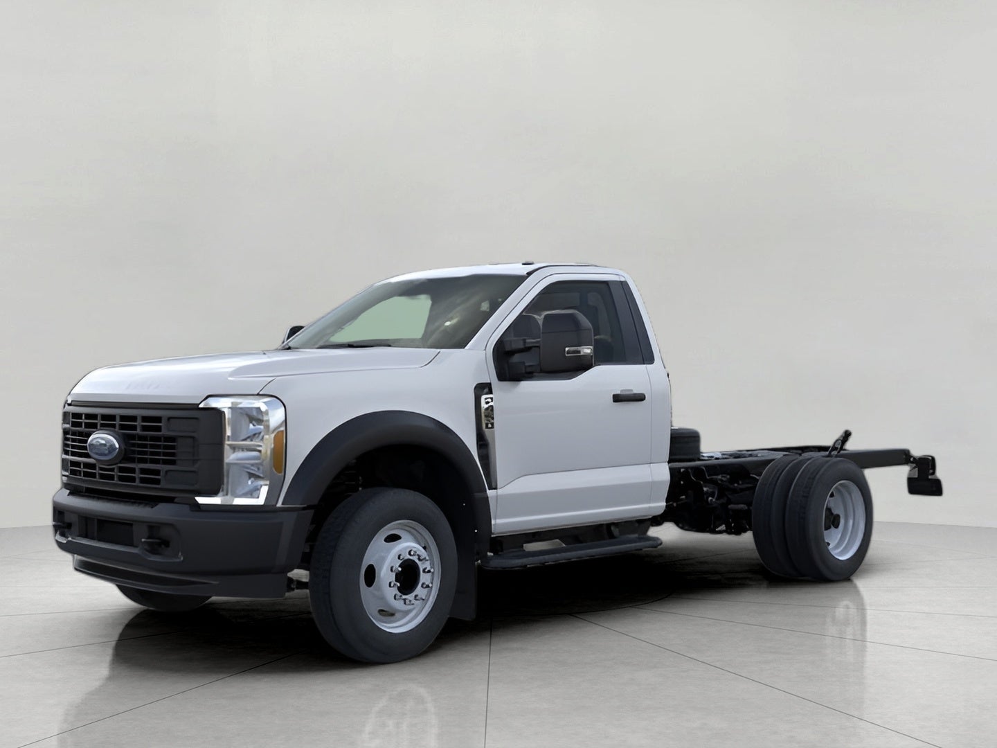 2026 Ford Super Duty F-450 DRW XL 2WD Reg Cab 145 WB 60 CA