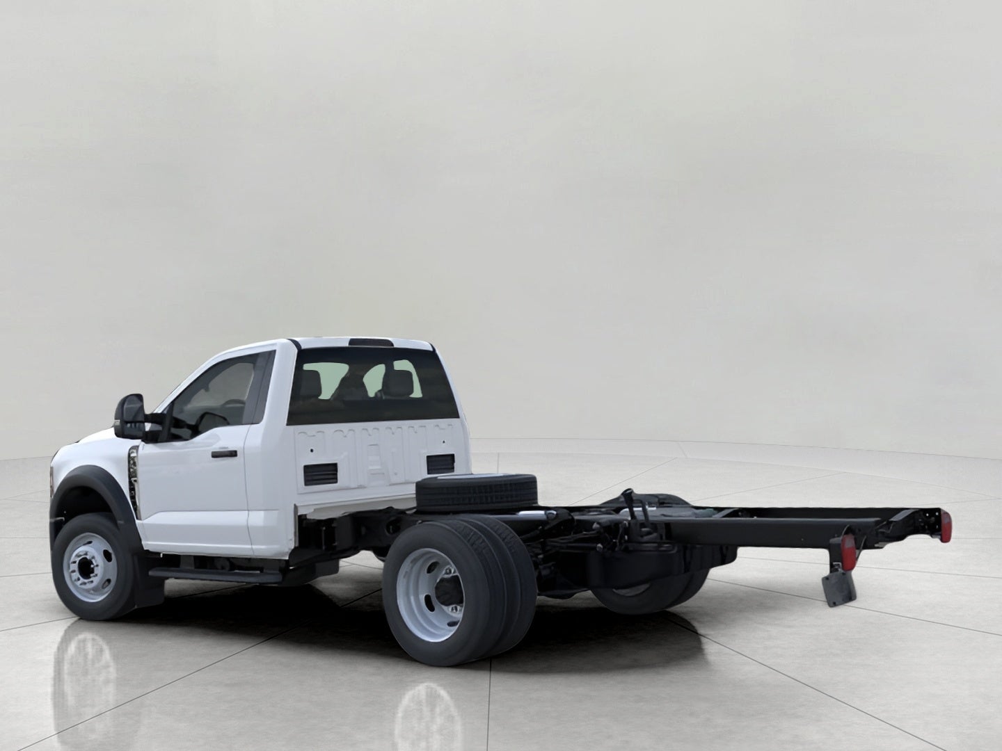 2026 Ford Super Duty F-450 DRW XL 2WD Reg Cab 145 WB 60 CA