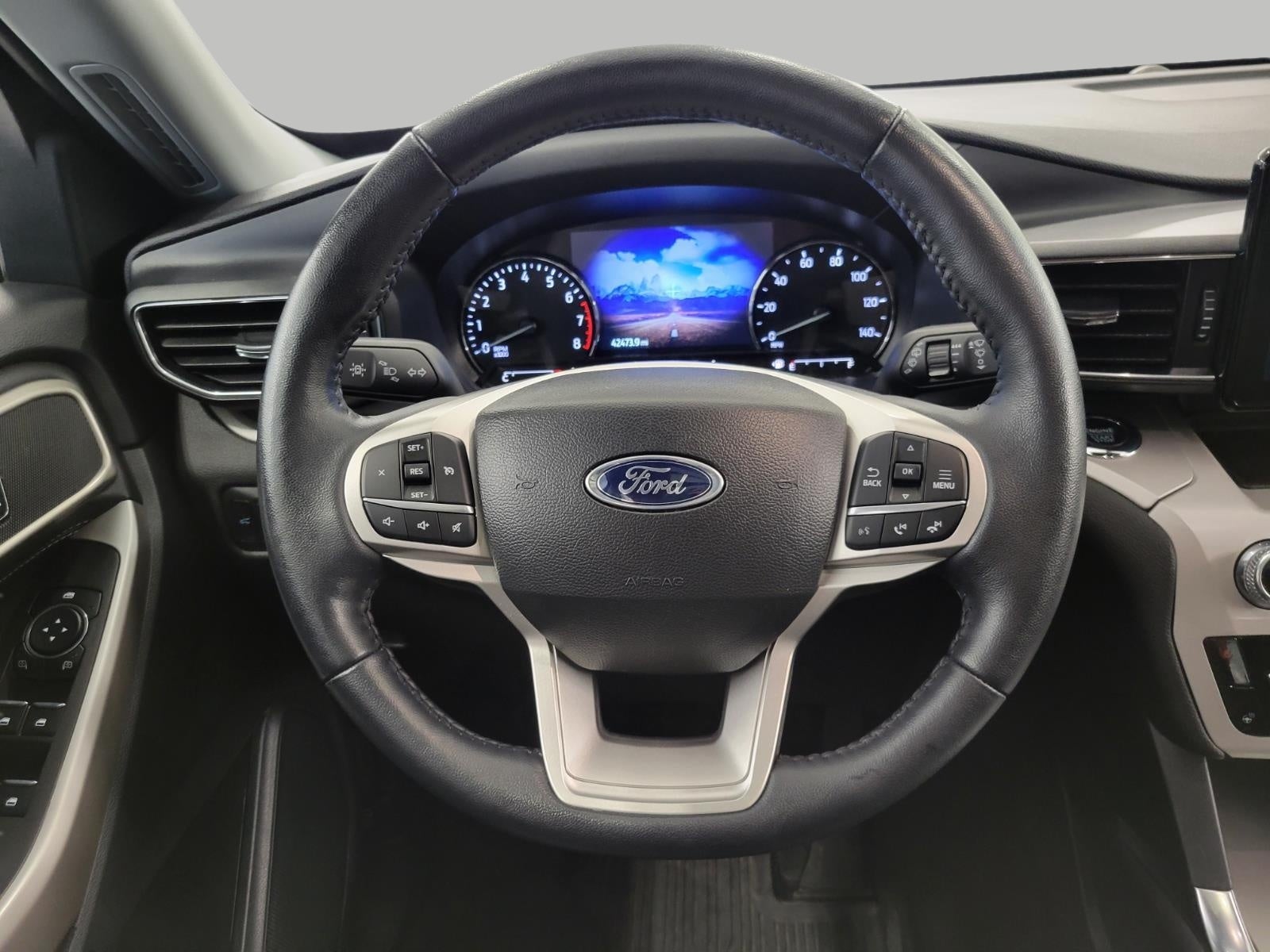 2023 Ford Explorer XLT 4WD