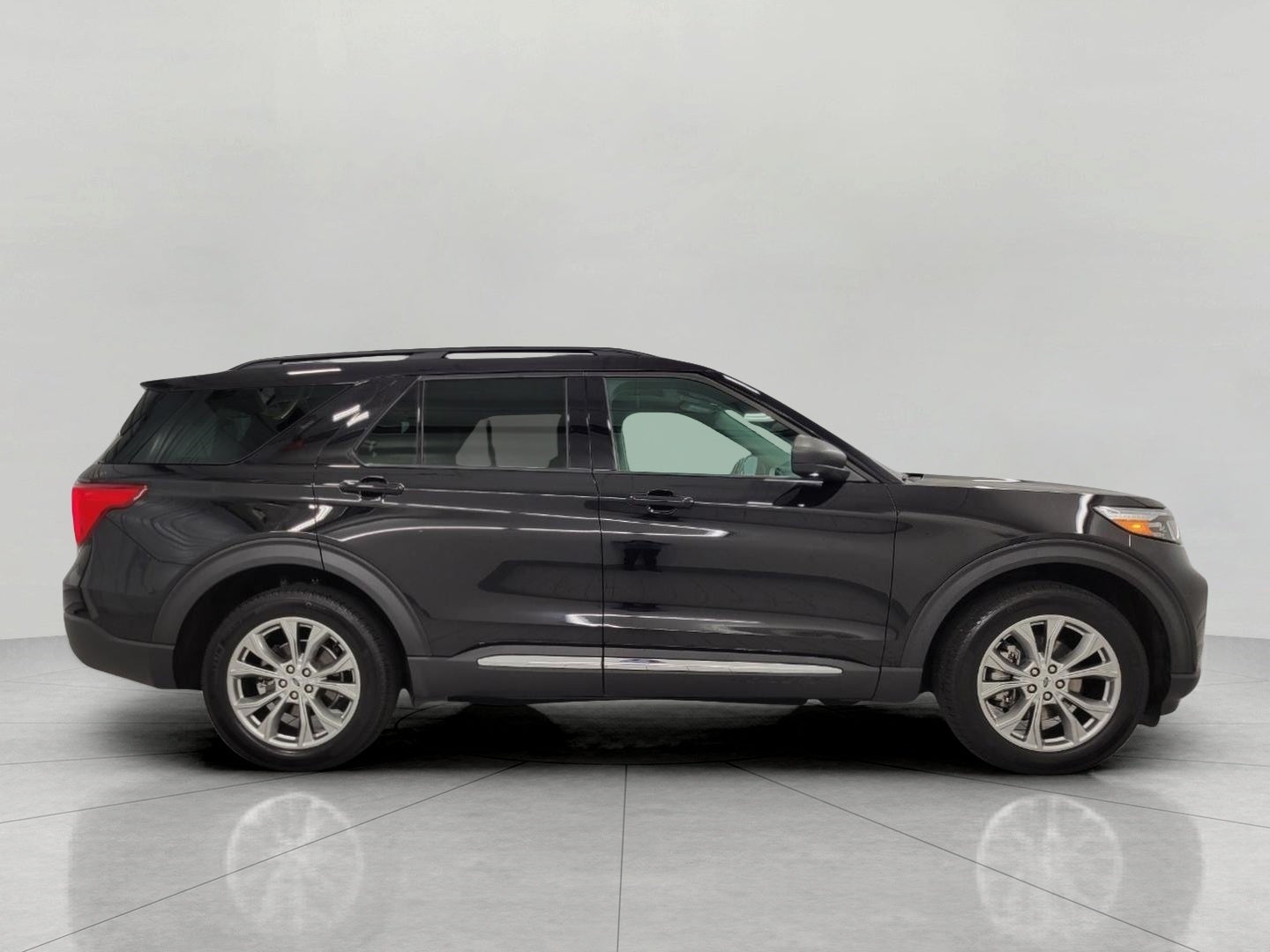 2023 Ford Explorer XLT 4WD