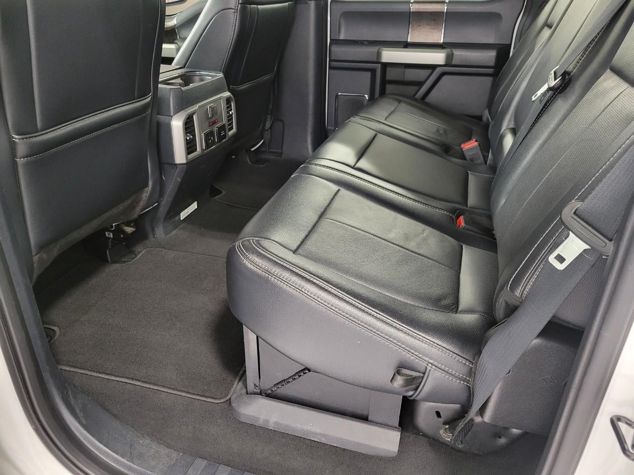 2022 Ford Super Duty F-350 SRW LARIAT 4WD Crew Cab 6.75' Box