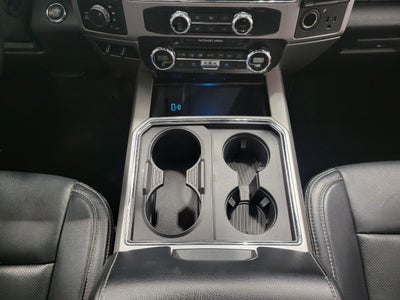 2022 Ford Super Duty F-350 SRW LARIAT 4WD Crew Cab 6.75' Box