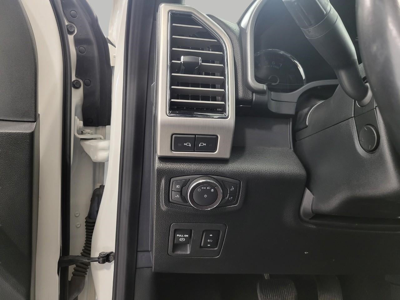 2019 Ford F-150 Platinum 4WD SuperCrew 5.5' Box