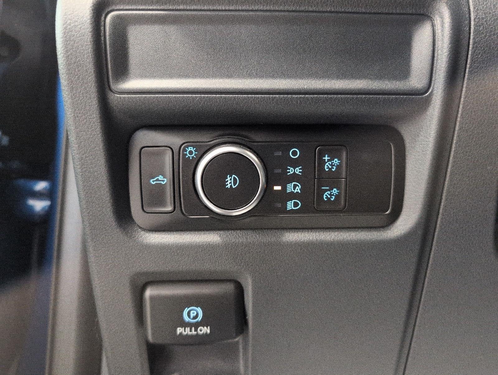 2023 Ford F-150 XL 4WD SuperCrew 5.5' Box