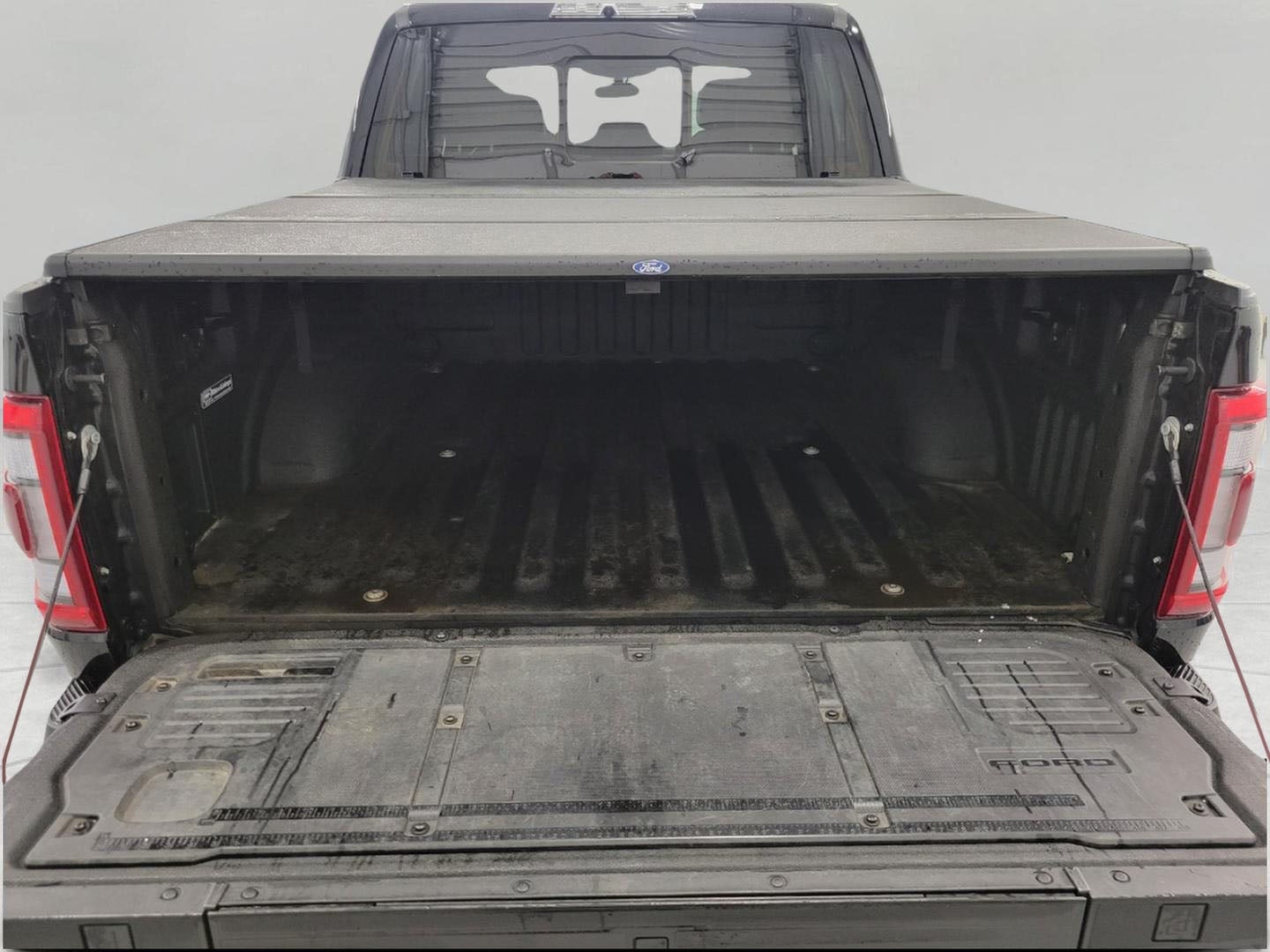 2022 Ford F-150 RAPTOR 4WD SUPERCREW 5.5' BOX ** 801A ** 37 PERFORMANCE PACKAGE ** MOONROOF & TAILGATE **