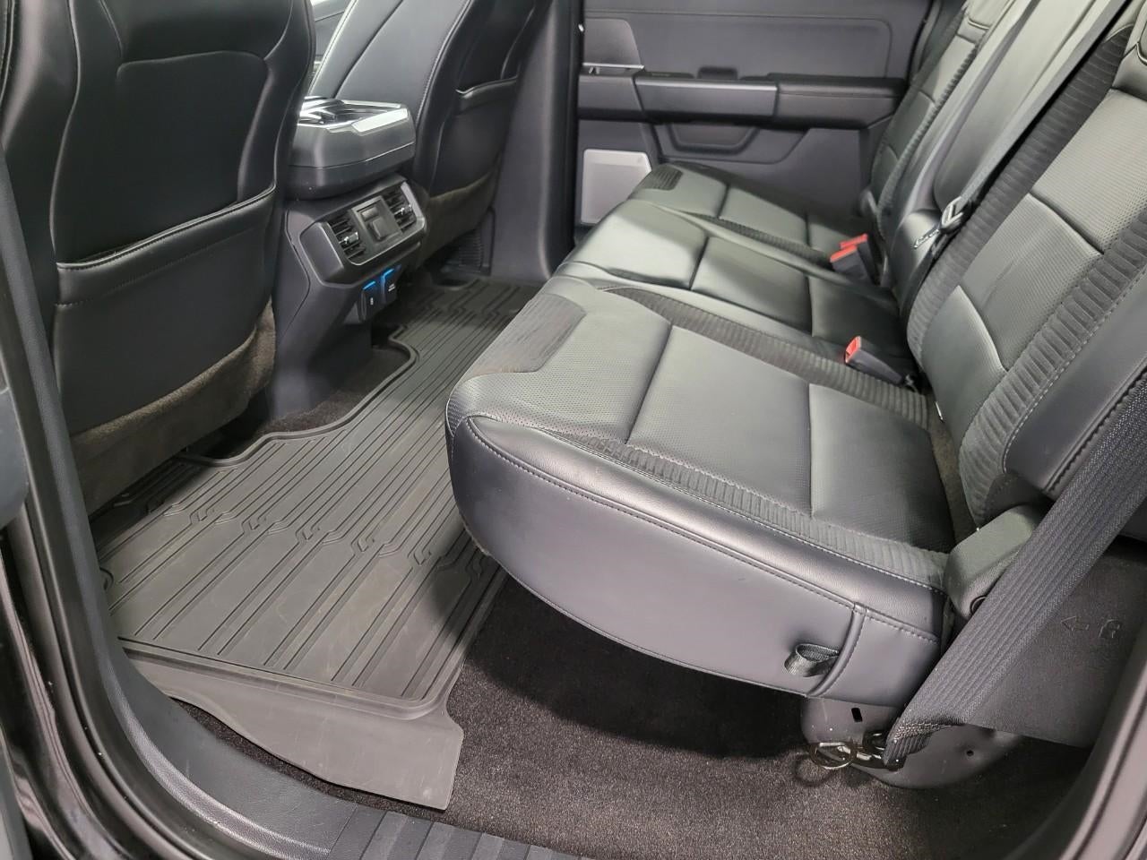 2022 Ford F-150 RAPTOR 4WD SUPERCREW 5.5' BOX ** 801A ** 37 PERFORMANCE PACKAGE ** MOONROOF & TAILGATE **