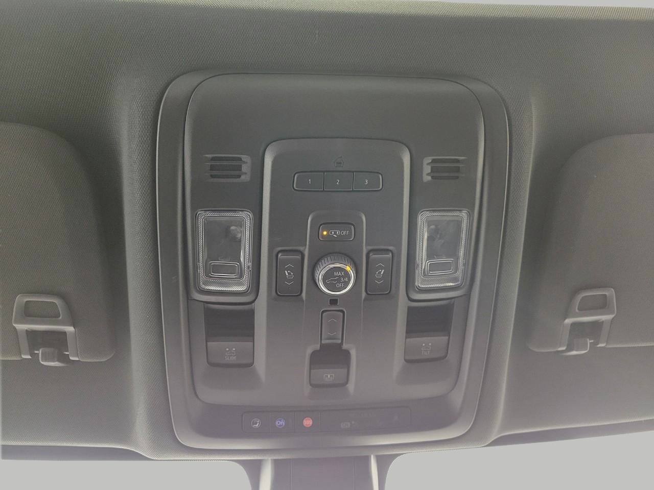 2022 Chevrolet Suburban 4WD 4dr Premier