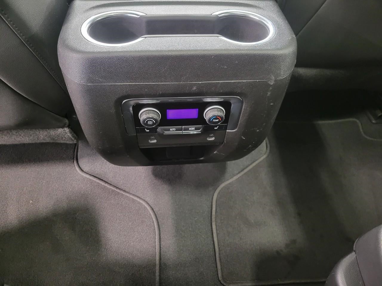 2022 Chevrolet Suburban 4WD 4dr Premier