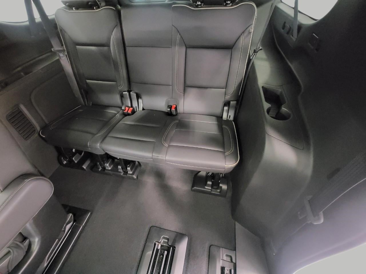 2022 Chevrolet Suburban 4WD 4dr Premier