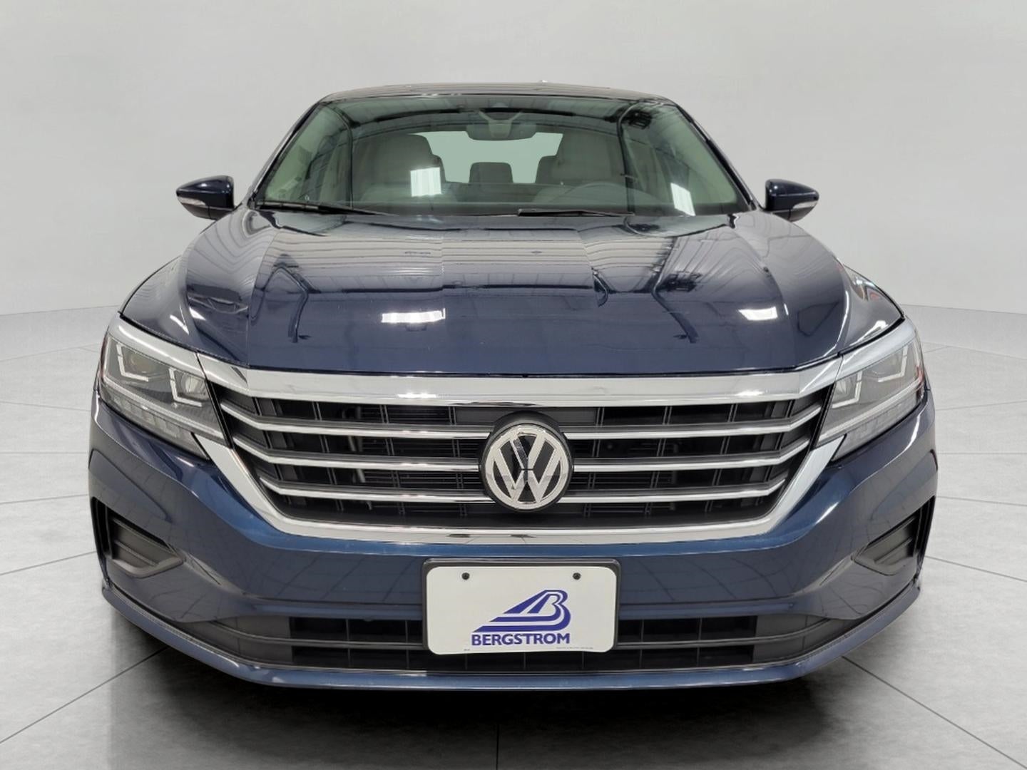 2022 Volkswagen Passat 2.0T SE Auto