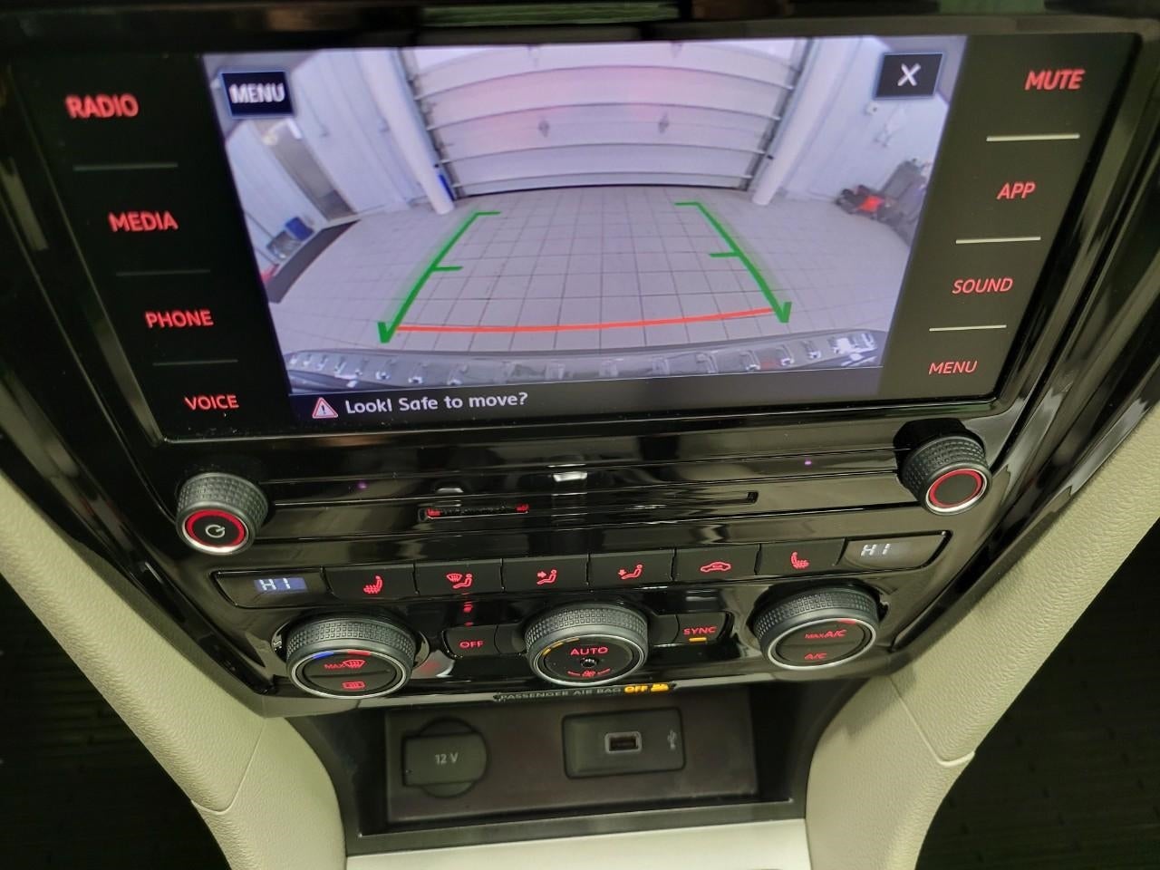 2022 Volkswagen Passat 2.0T SE Auto