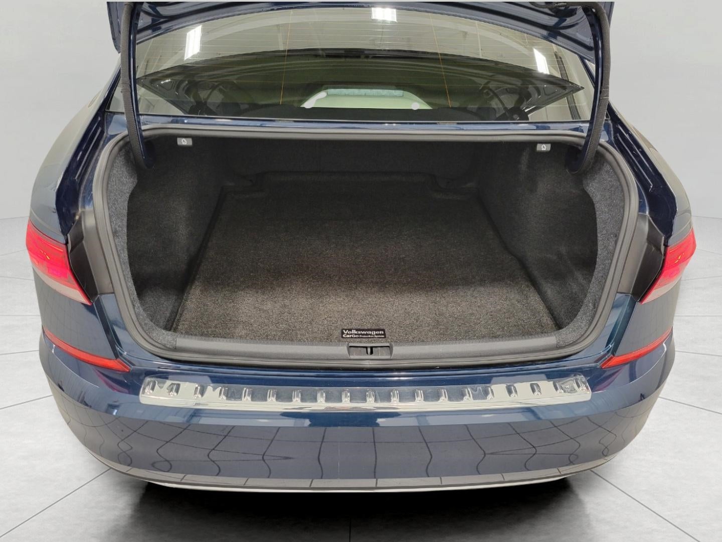 2022 Volkswagen Passat 2.0T SE Auto