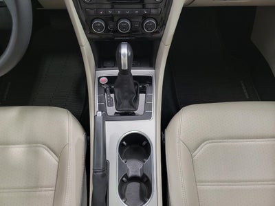 2022 Volkswagen Passat 2.0T SE Auto