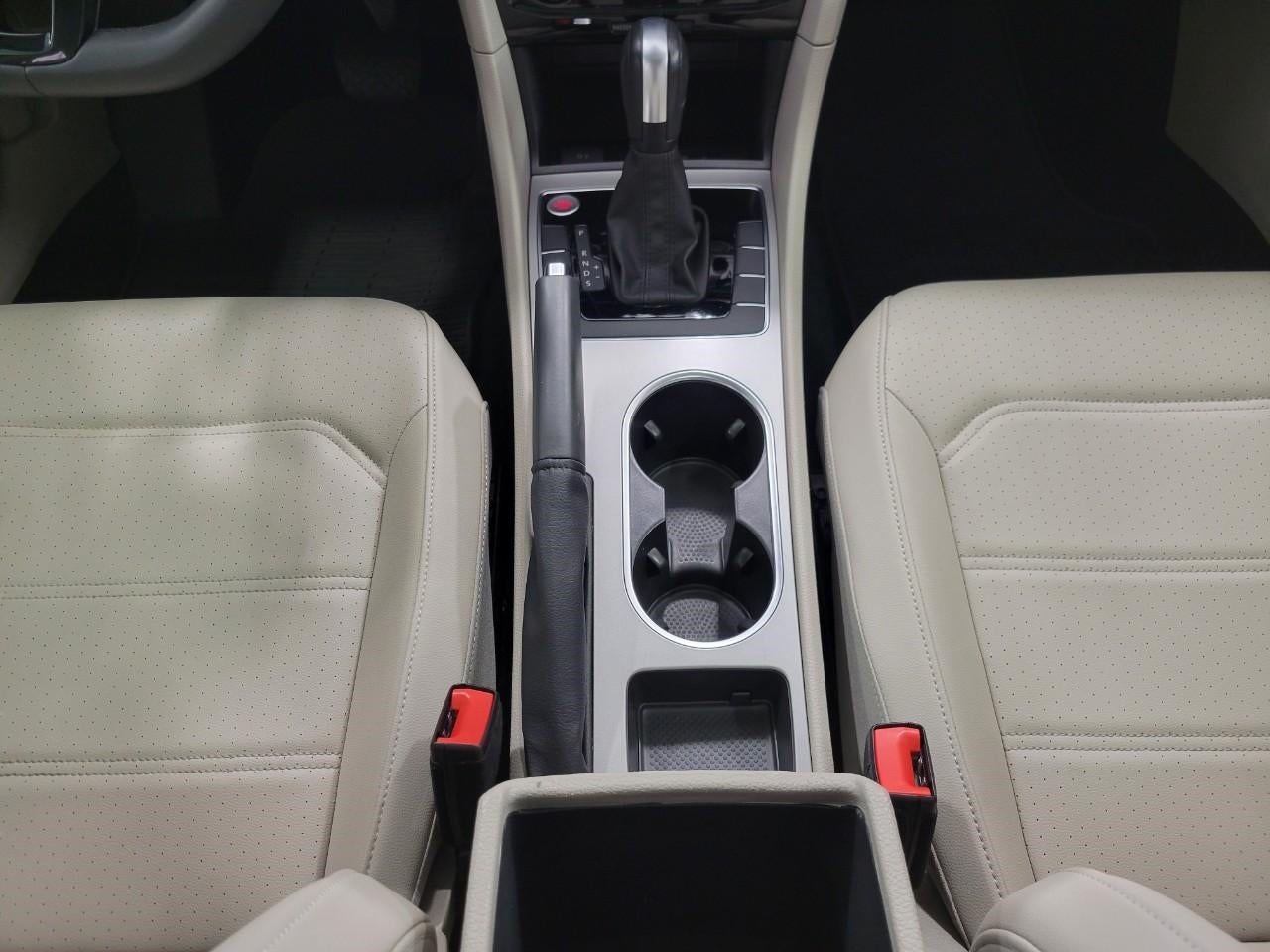 2022 Volkswagen Passat 2.0T SE Auto