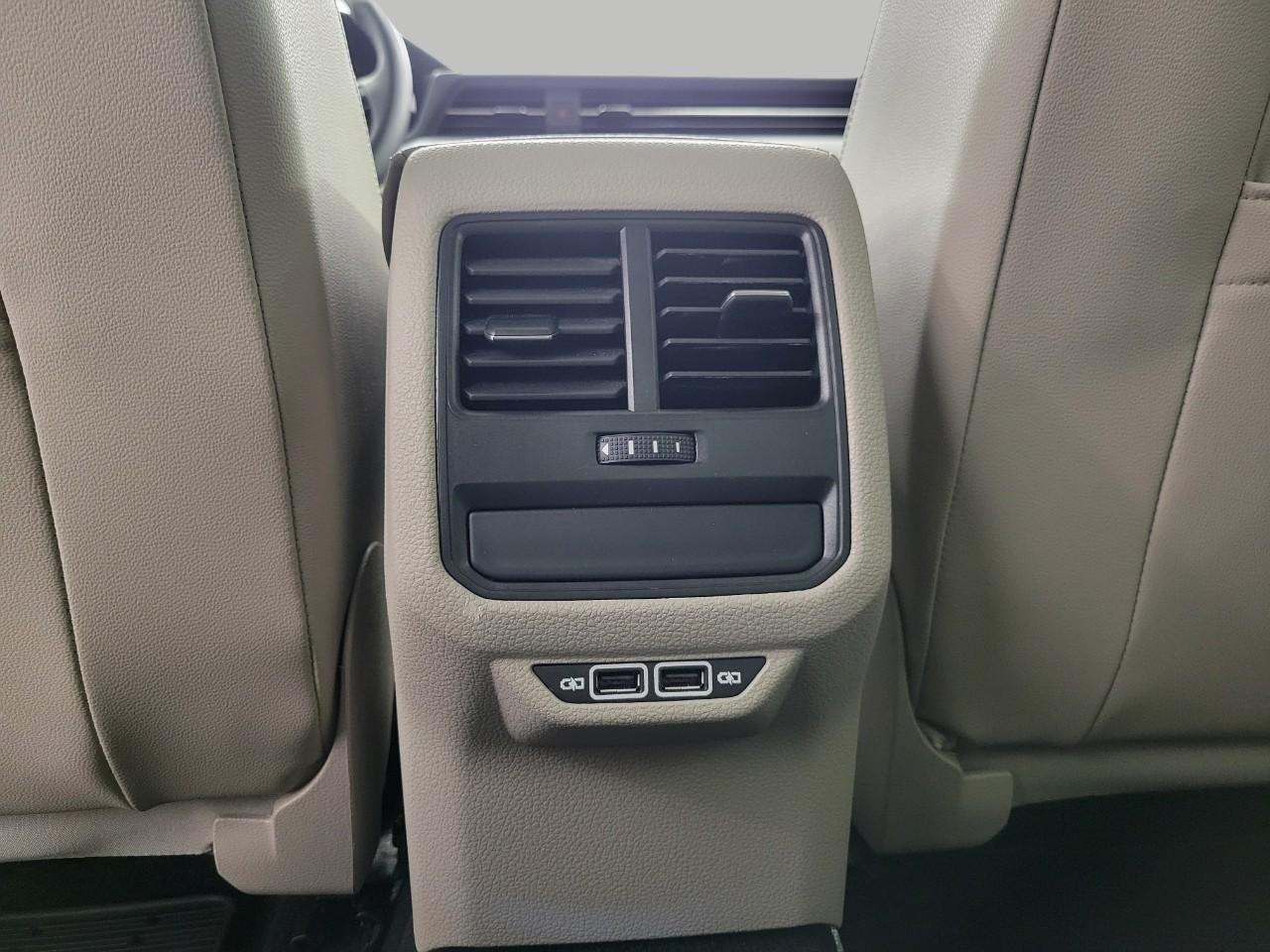 2022 Volkswagen Passat 2.0T SE Auto