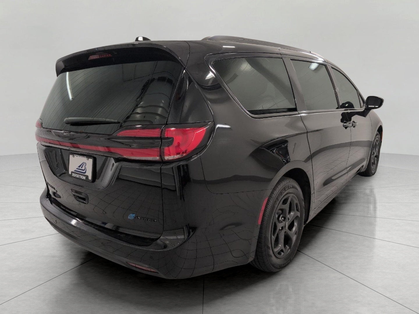 2025 Chrysler Pacifica Hybrid Select FWD