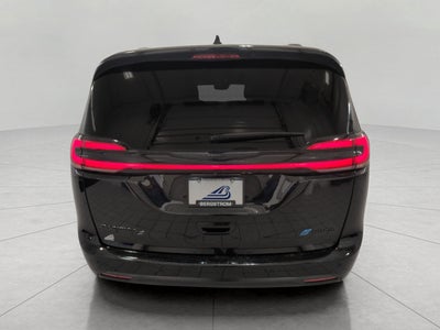 2025 Chrysler Pacifica Hybrid Select FWD