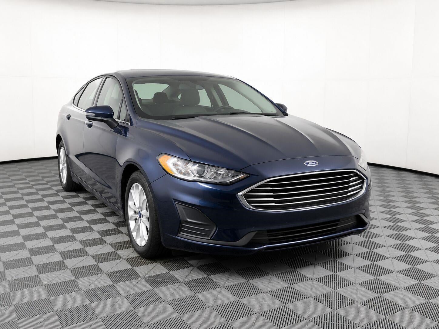 2020 Ford Fusion SE FWD