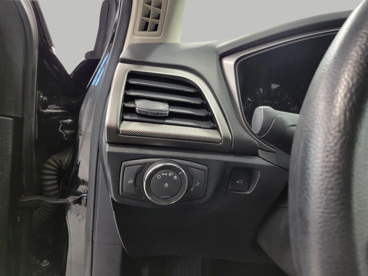 2017 Ford Fusion SE FWD