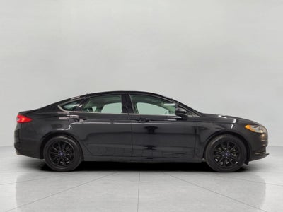 2017 Ford Fusion SE FWD