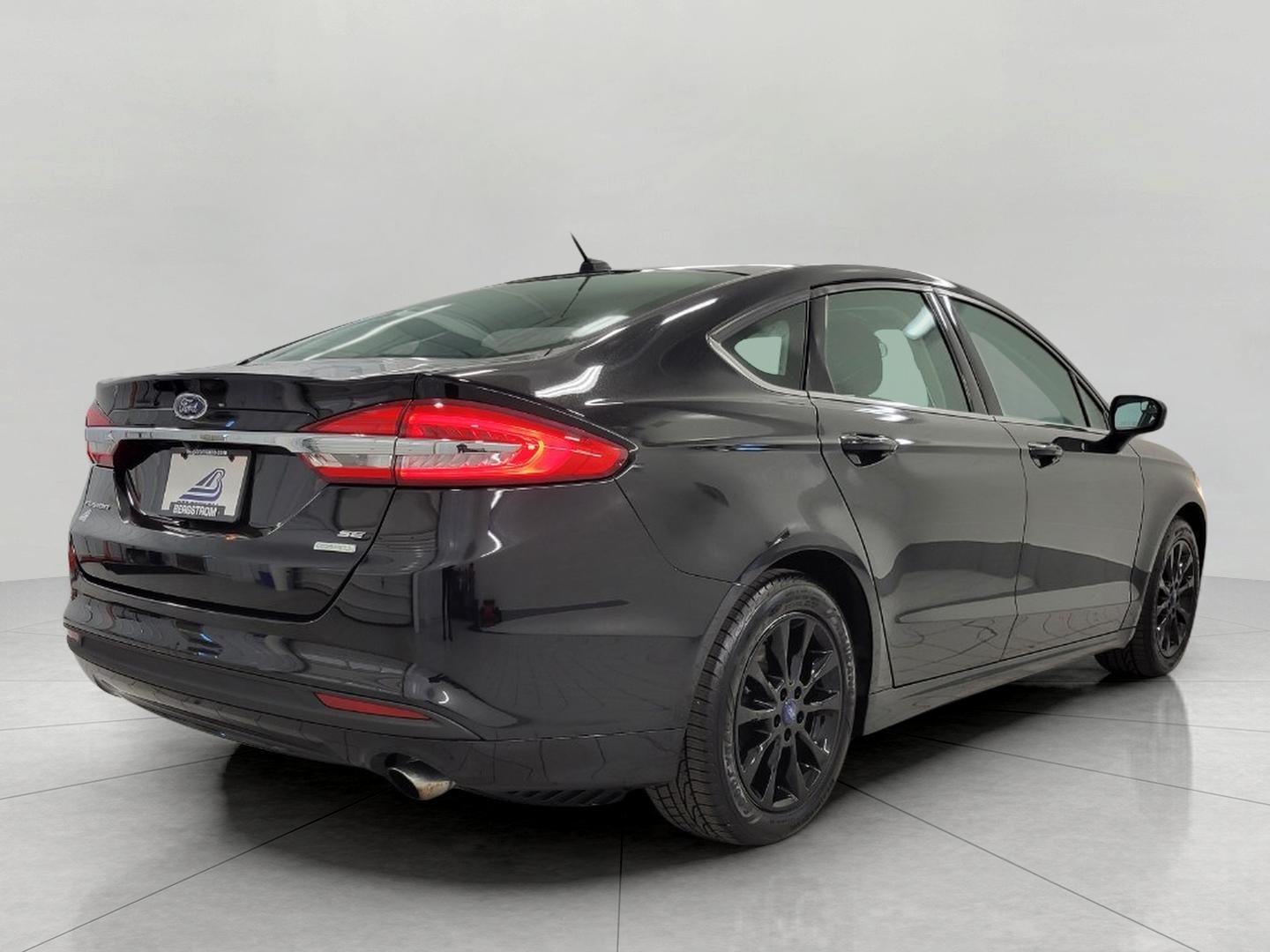 2017 Ford Fusion SE FWD
