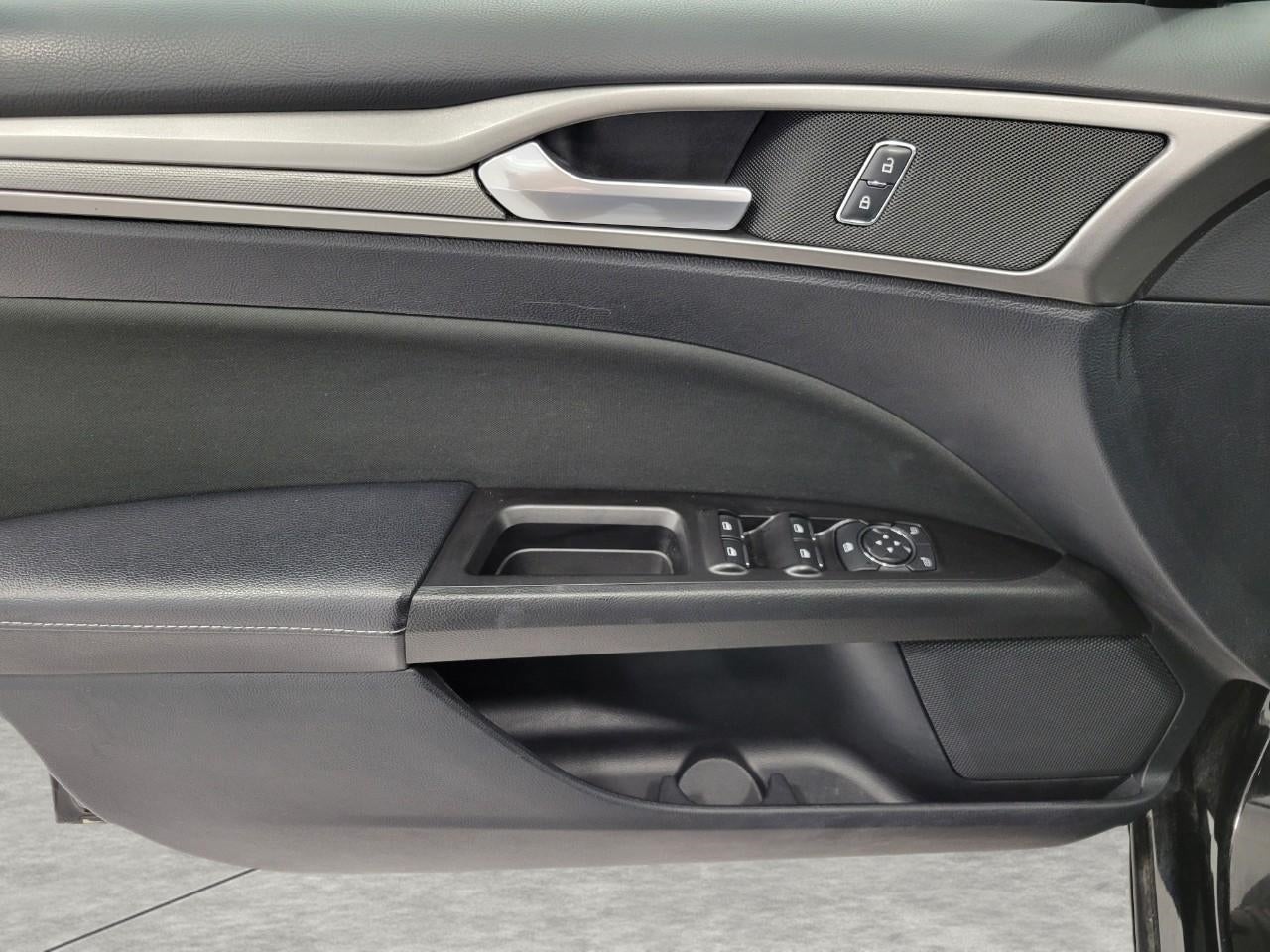 2017 Ford Fusion SE FWD