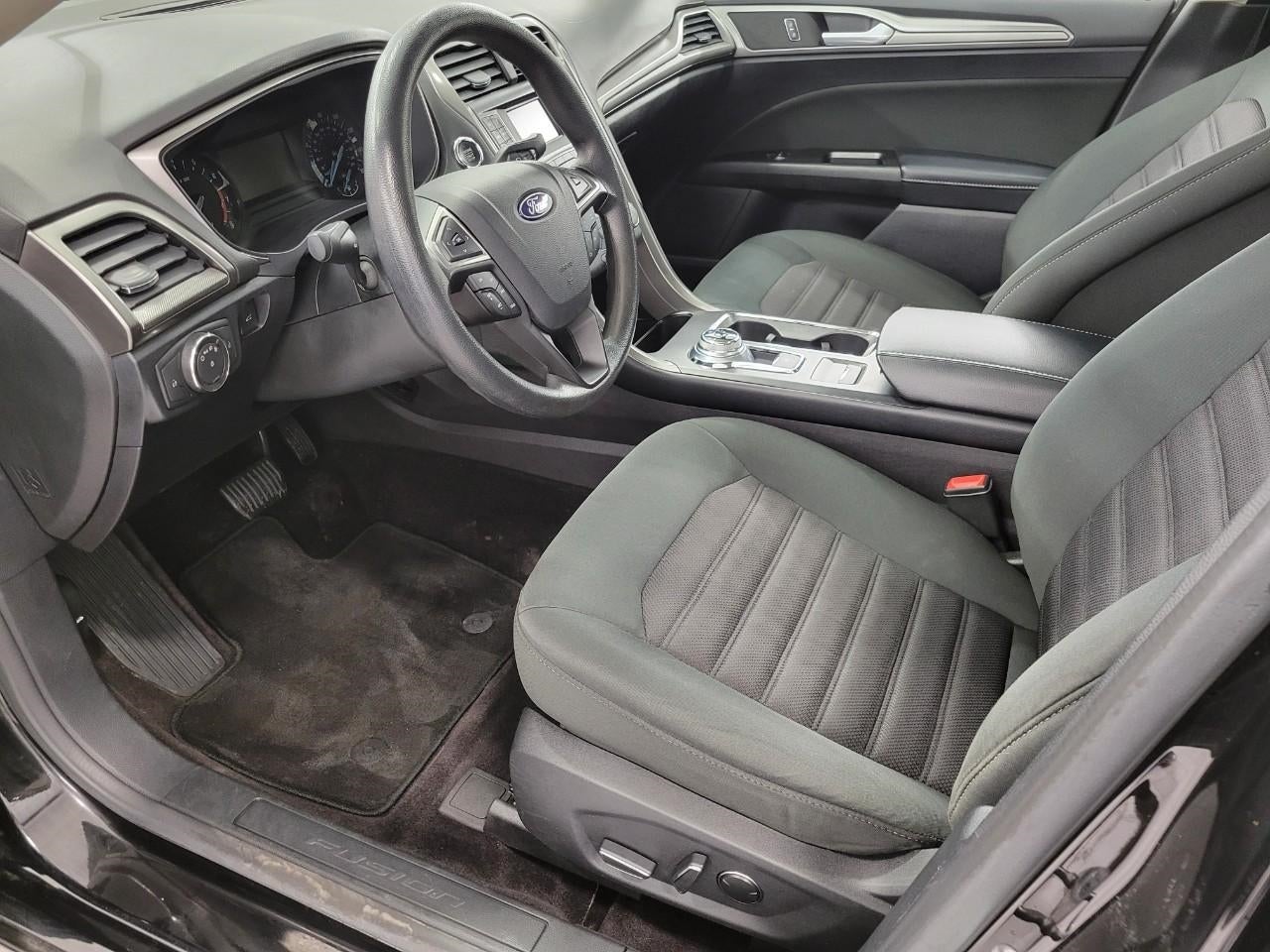 2017 Ford Fusion SE FWD