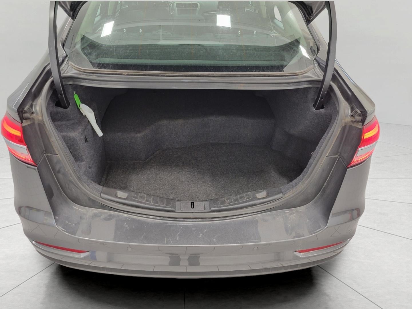 2019 Ford Fusion Hybrid SE FWD ** HYBRID ** NEW TIRES **