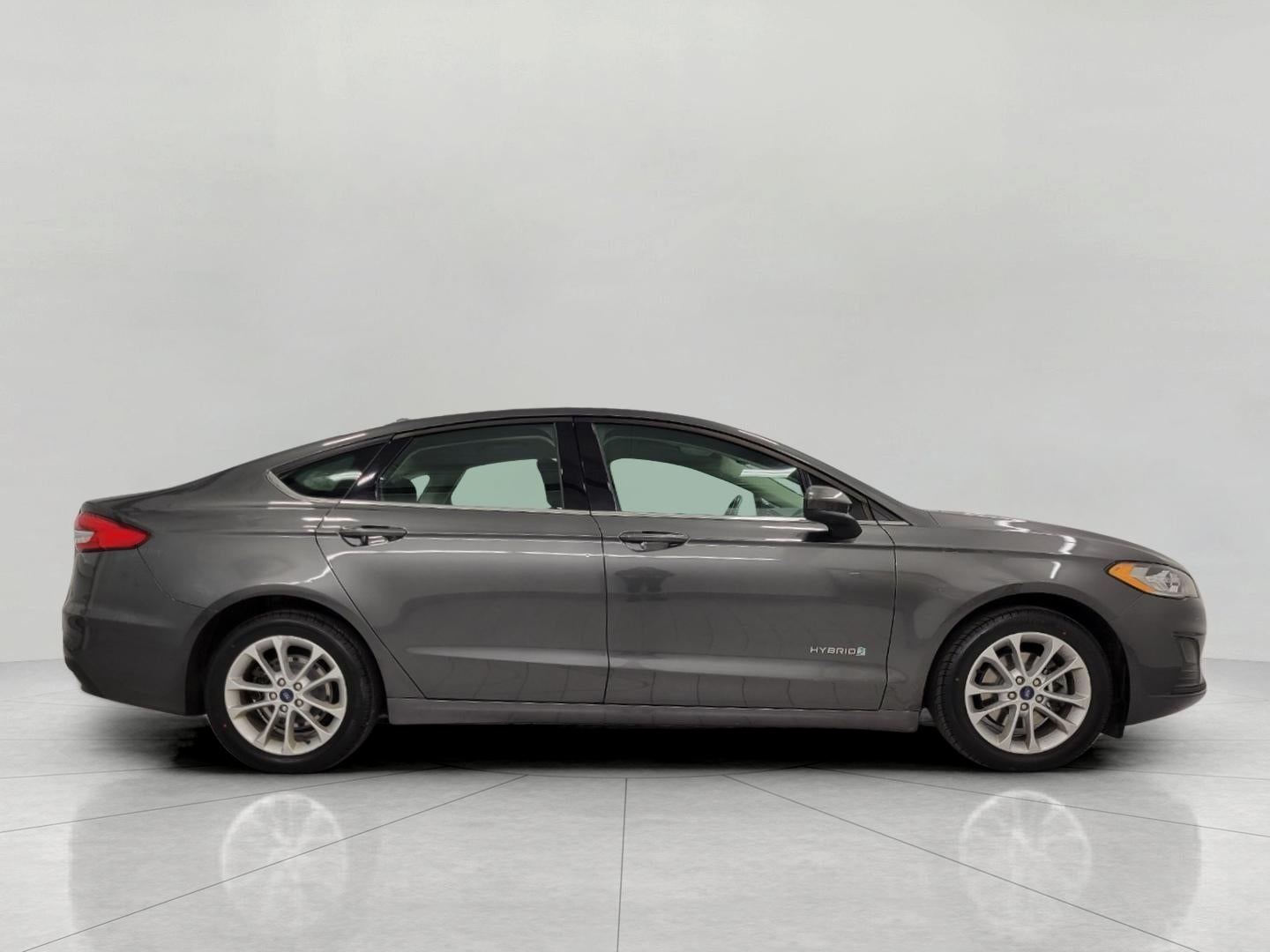 2019 Ford Fusion Hybrid SE FWD ** HYBRID ** NEW TIRES **
