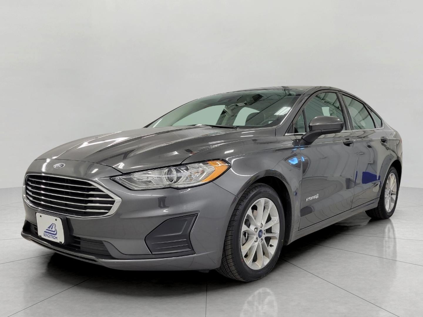 2019 Ford Fusion Hybrid SE FWD ** HYBRID ** NEW TIRES **