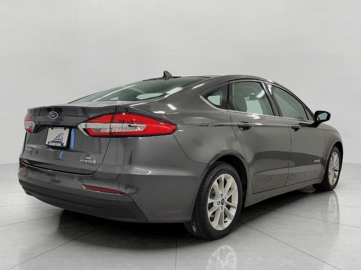 2019 Ford Fusion Hybrid SE FWD ** HYBRID ** NEW TIRES **