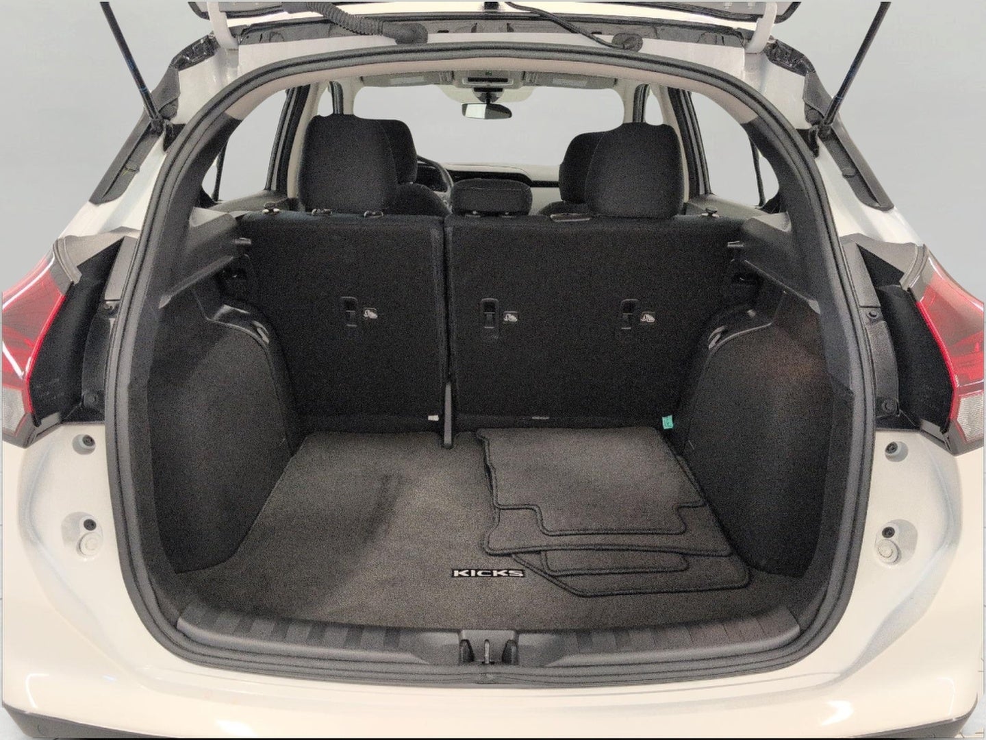 2024 Nissan Kicks SV FWD