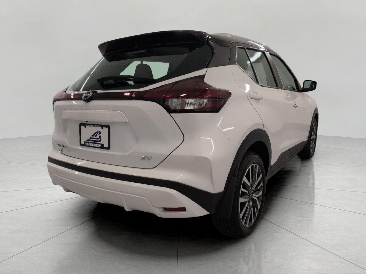 2024 Nissan Kicks SV FWD