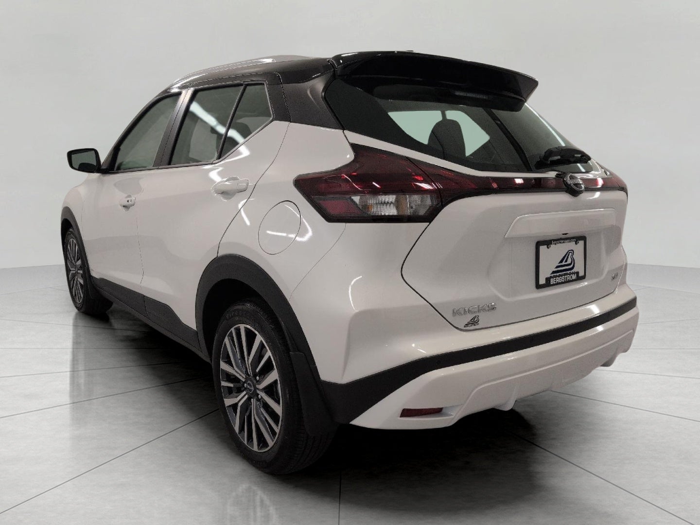 2024 Nissan Kicks SV FWD