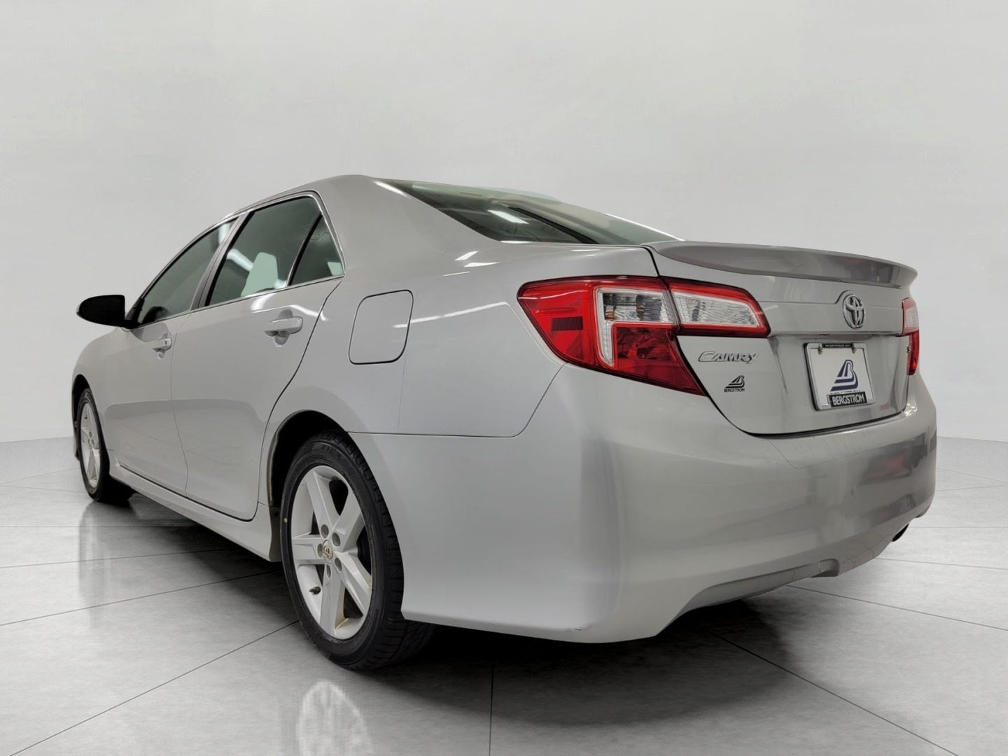 2012 Toyota Camry 4dr Sdn I4 Auto SE