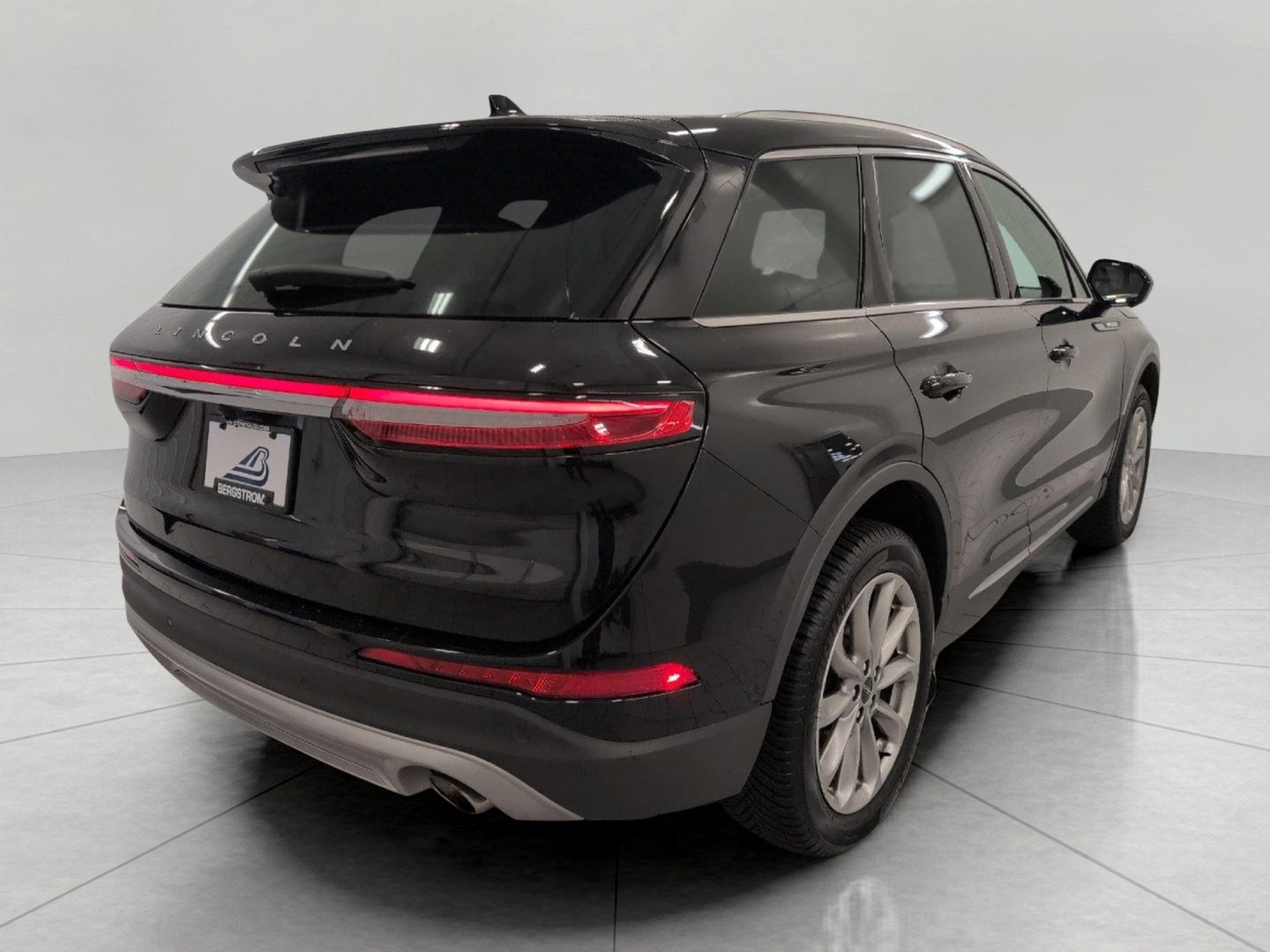 2022 Lincoln Corsair Standard AWD