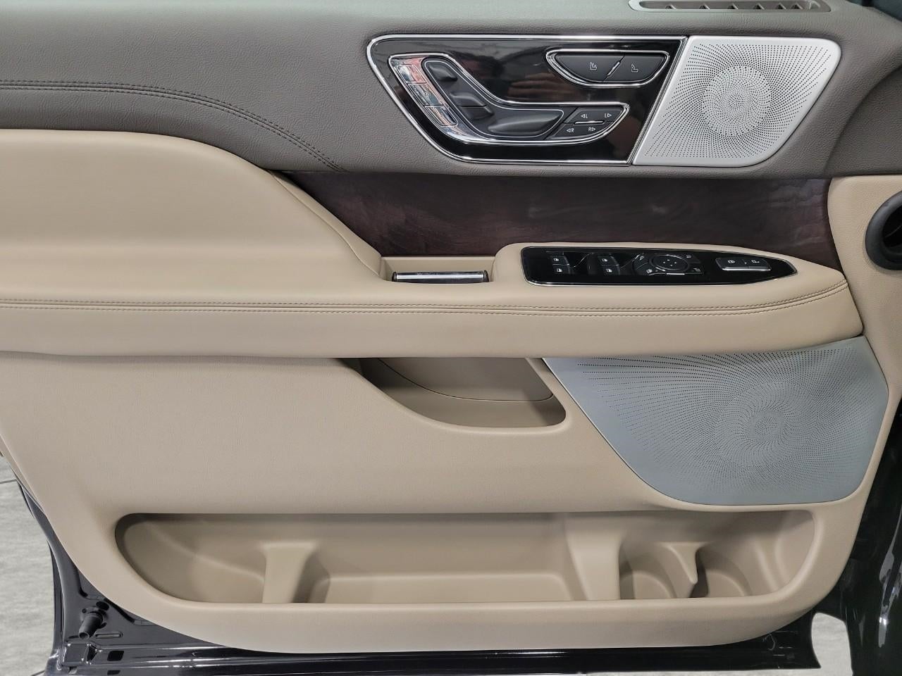 2024 Lincoln Navigator L RESERVE 4X4 ** LUXURY PACKAGE ** MONOCHROMATIC PACKAGE **