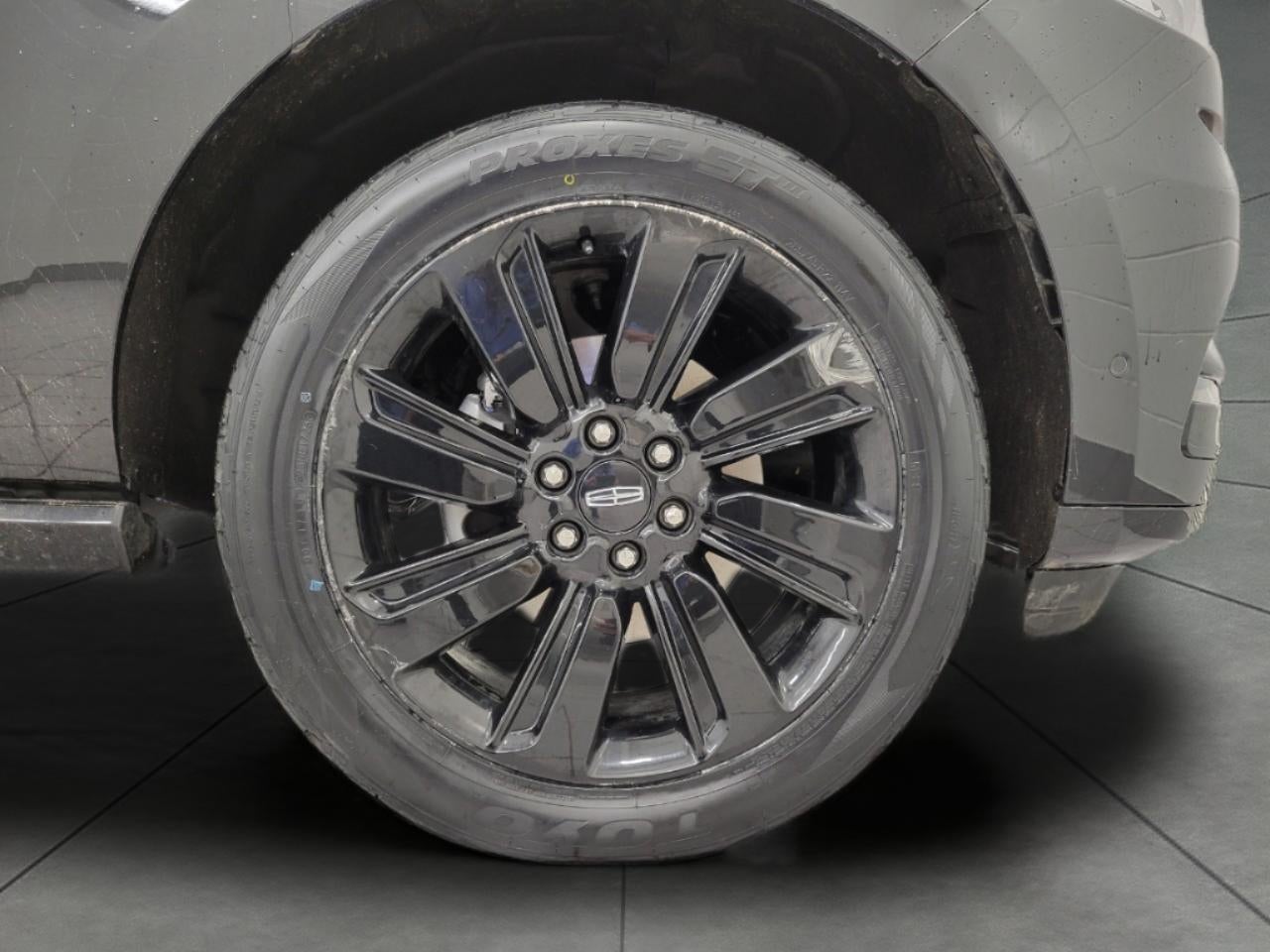 2024 Lincoln Navigator L RESERVE 4X4 ** LUXERY PACKAGE ** MONOCHROMATIC PACKAGE ** PANROAMIC SUNROOF **