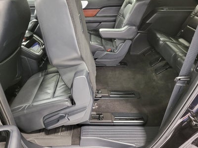 2024 Lincoln Navigator L RESERVE 4X4 ** LUXERY PACKAGE ** MONOCHROMATIC PACKAGE ** PANROAMIC SUNROOF **