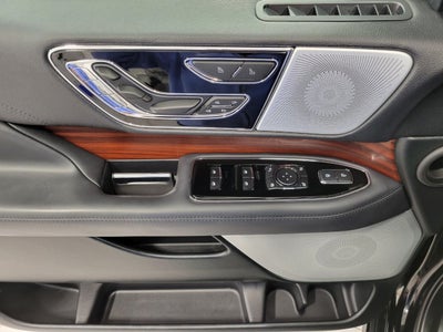 2024 Lincoln Navigator L RESERVE 4X4 ** LUXERY PACKAGE ** MONOCHROMATIC PACKAGE ** PANROAMIC SUNROOF **