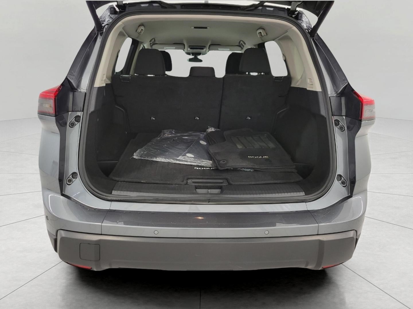 2025 Nissan Rogue AWD SV