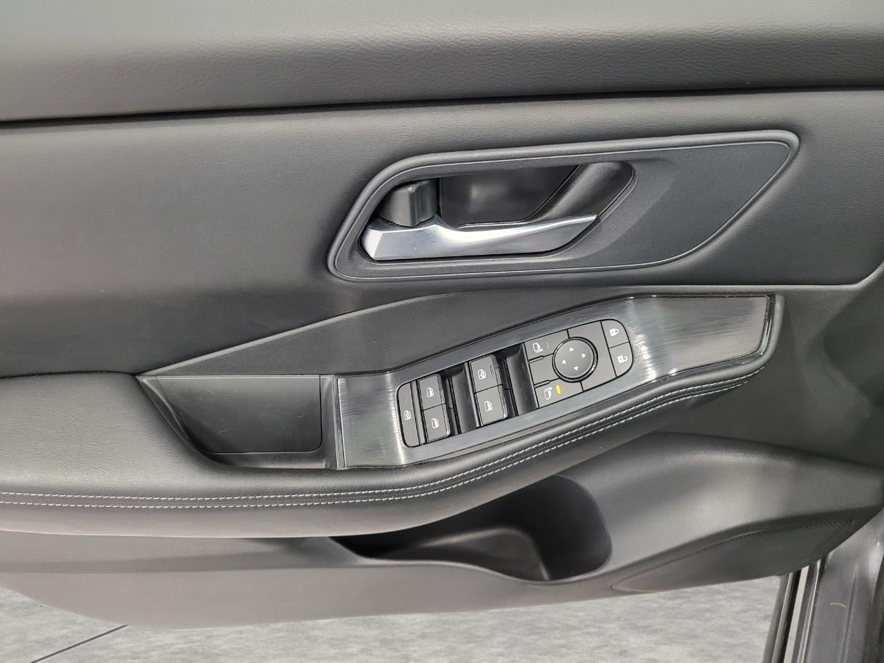 2025 Nissan Rogue AWD SV